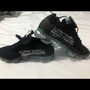Vapor max off whites